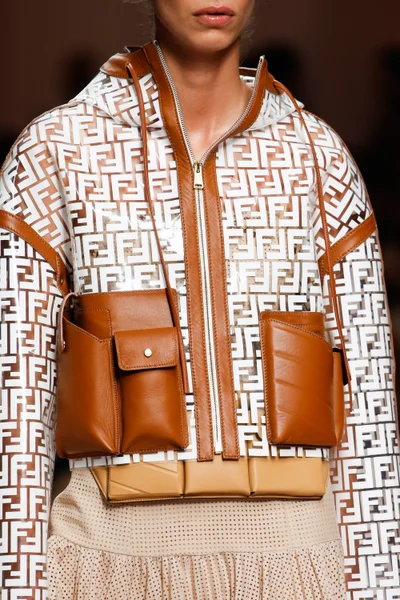 Look 25